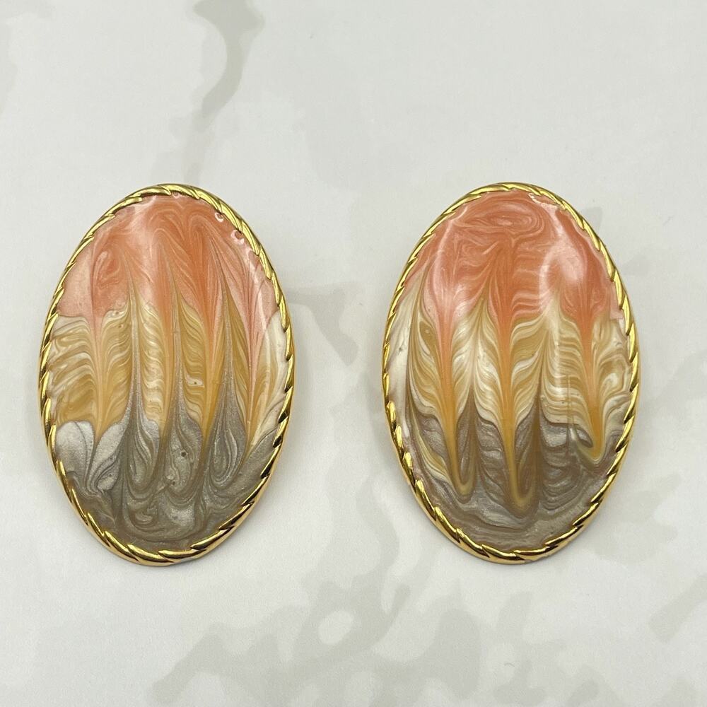 Vintage VTG Swirl Enamel Gold Tone Clip-On Earrings Peach Brown Cream Oval